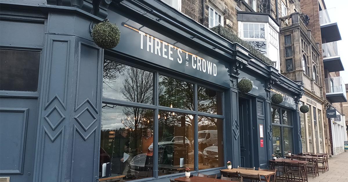 threes-a-crowd-3