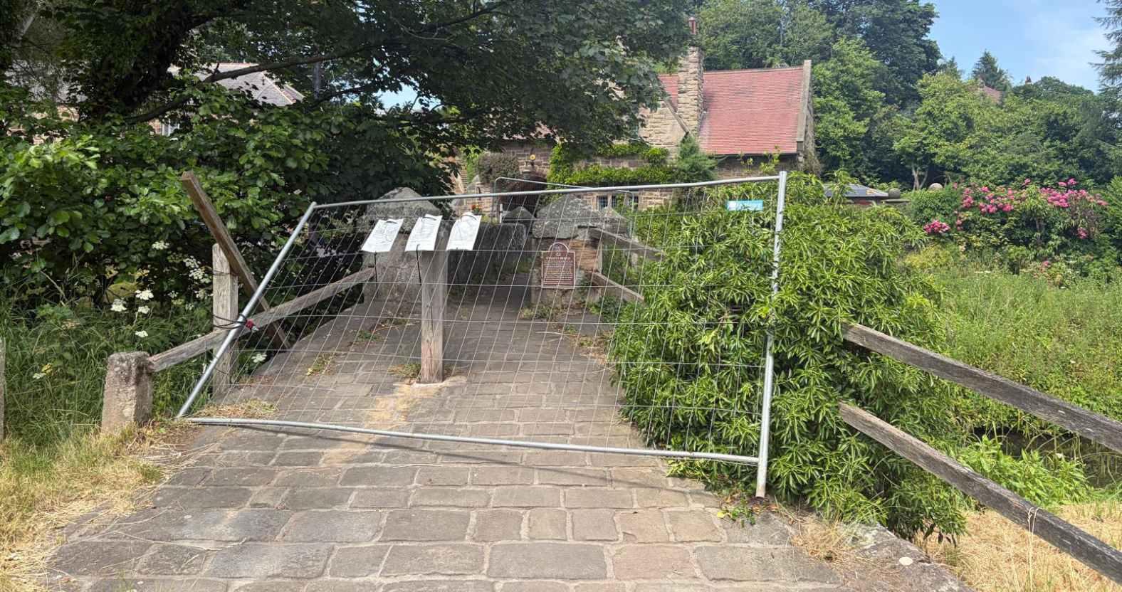 spruistybridge-fencedoff