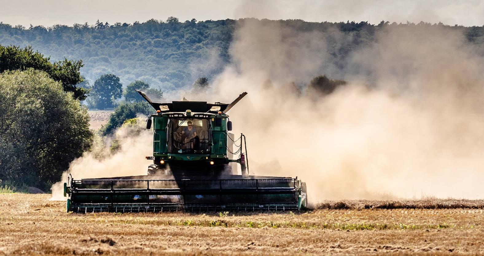 combineharvester-wikicommons