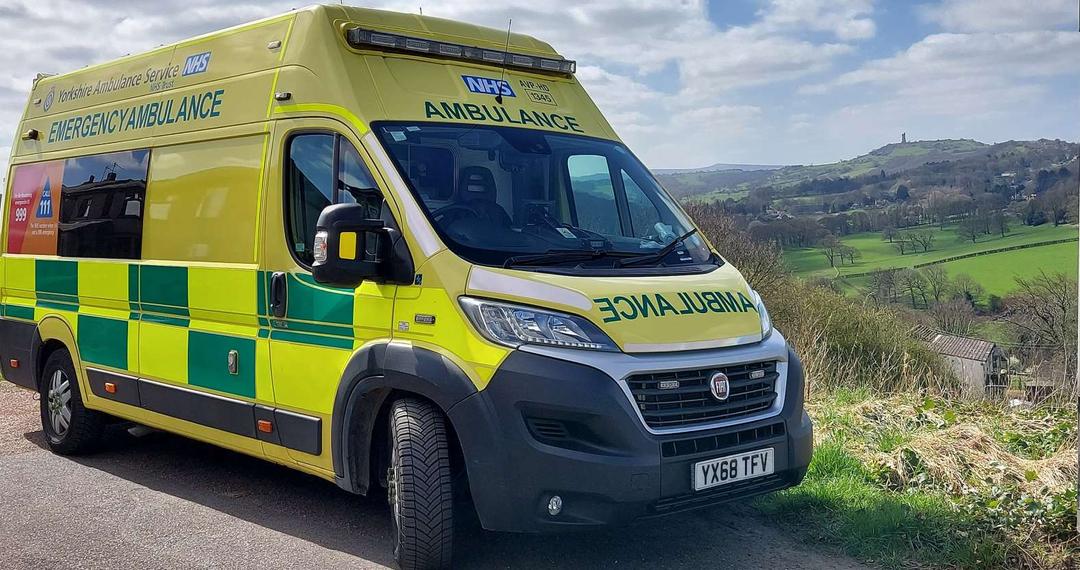 yas-ambulance-countryside