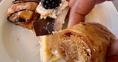 yemi-cretandesserts-fingers