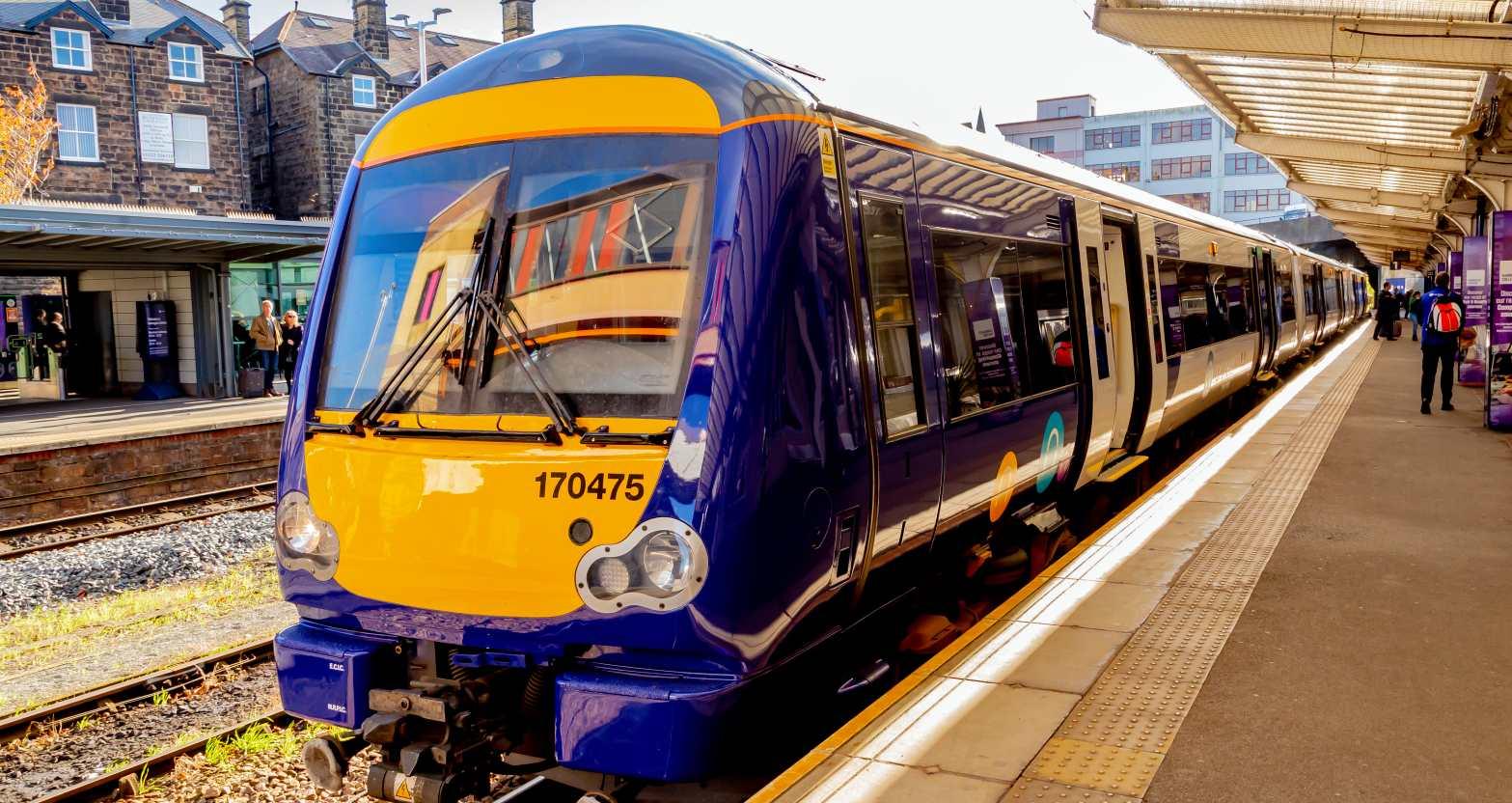 northern-train-at-harrogate-station