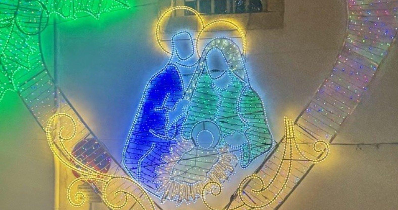 yemi-nativitylights