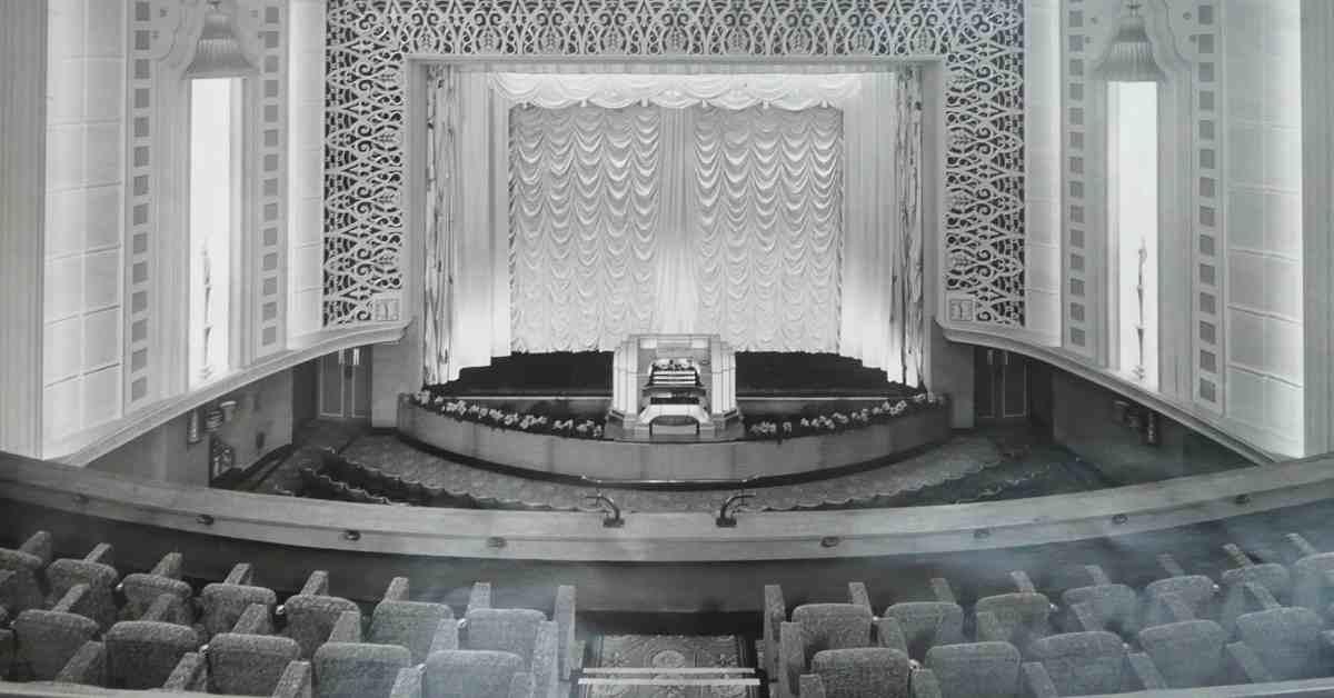 regal-organ-from-balcony-1937-chas-pickard-photog-leeds-ref-s1-005