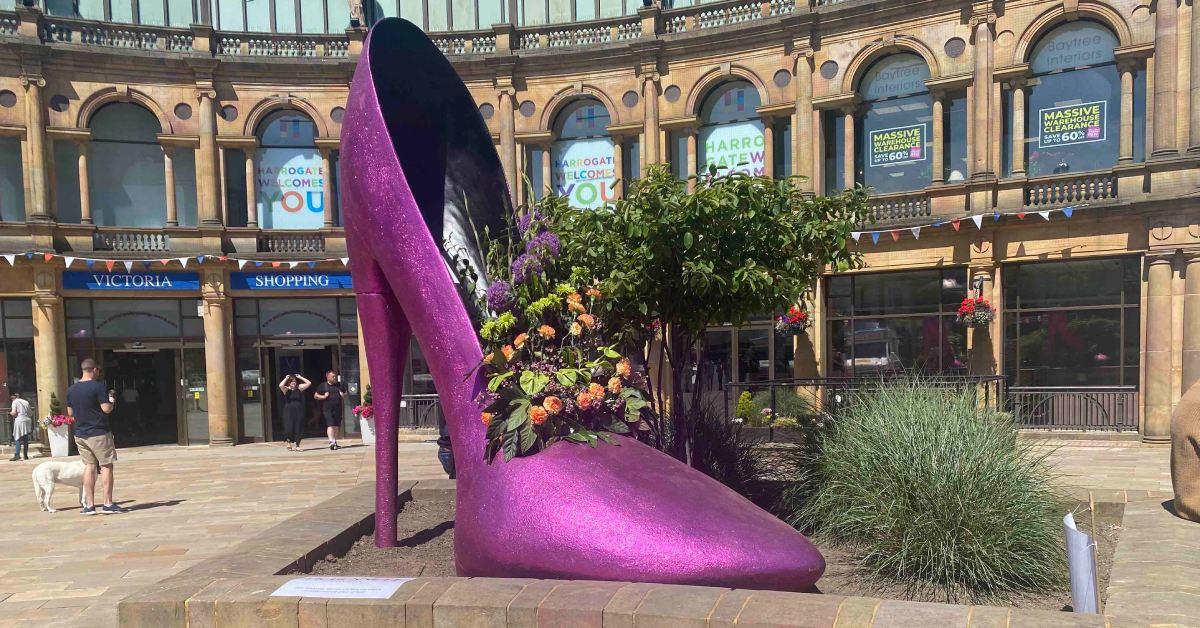 harrogate-flowers-shoe