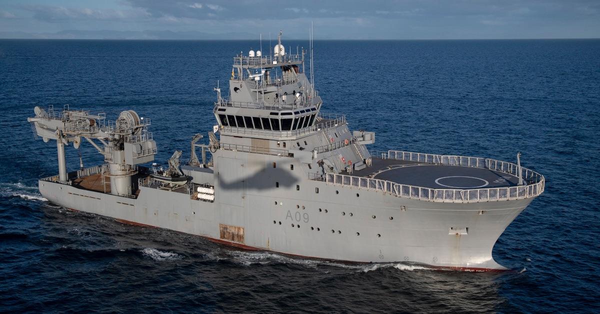 The Royal New Zealand Navy’s dive, hydrographic and salvage vessel HMNZS Manawanui at sea.