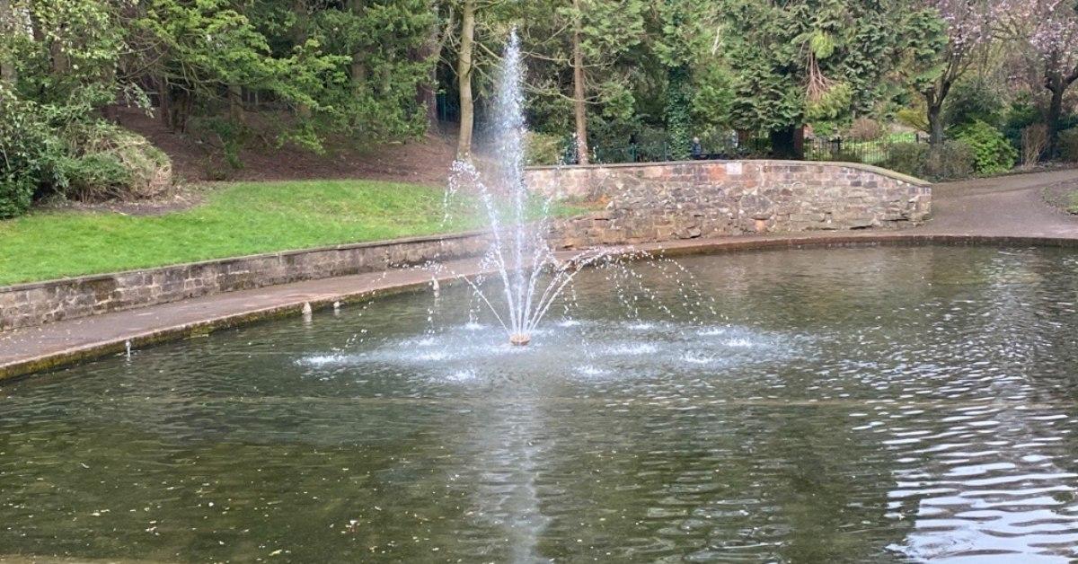 Valley Gardens fountain model boat