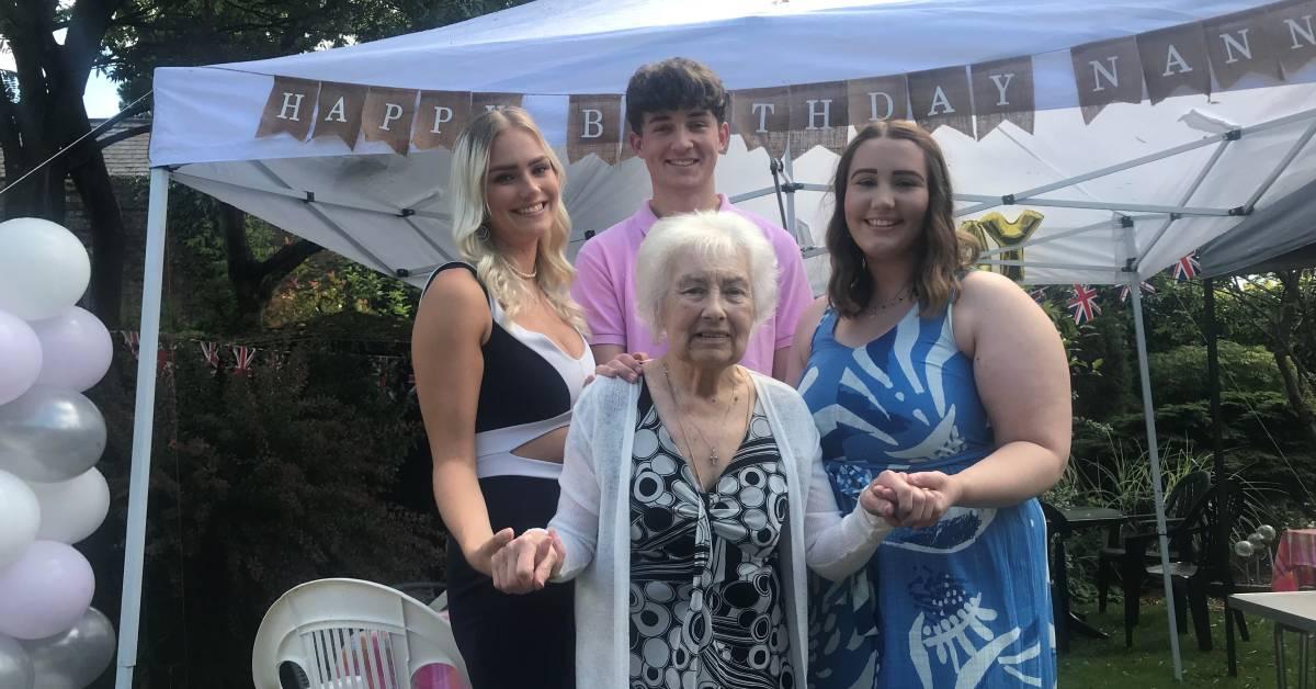 ripon-17th-july-2023-sylvia-grice-and-her-grandchildren