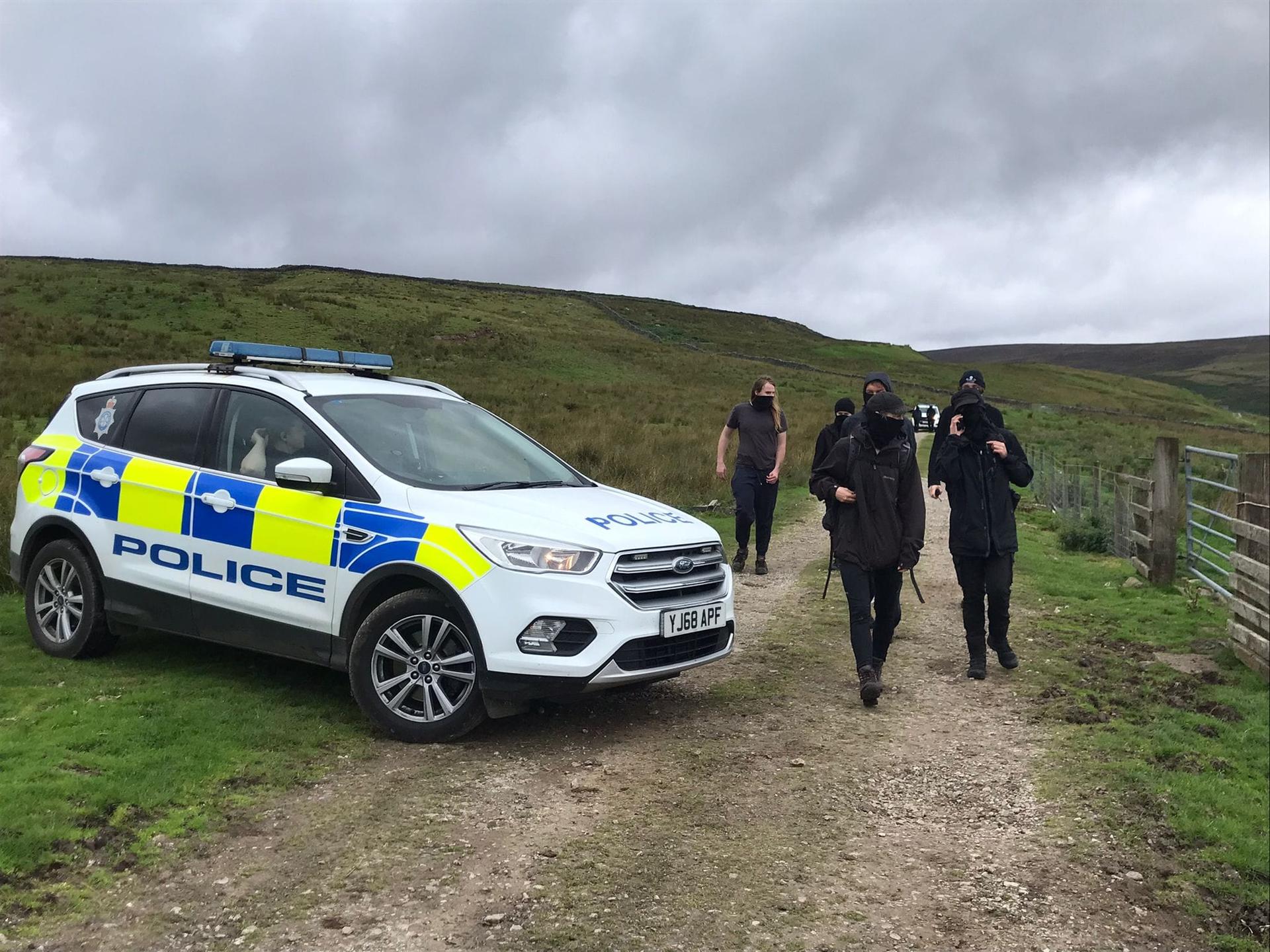 Police on scene of hunt sabotage 