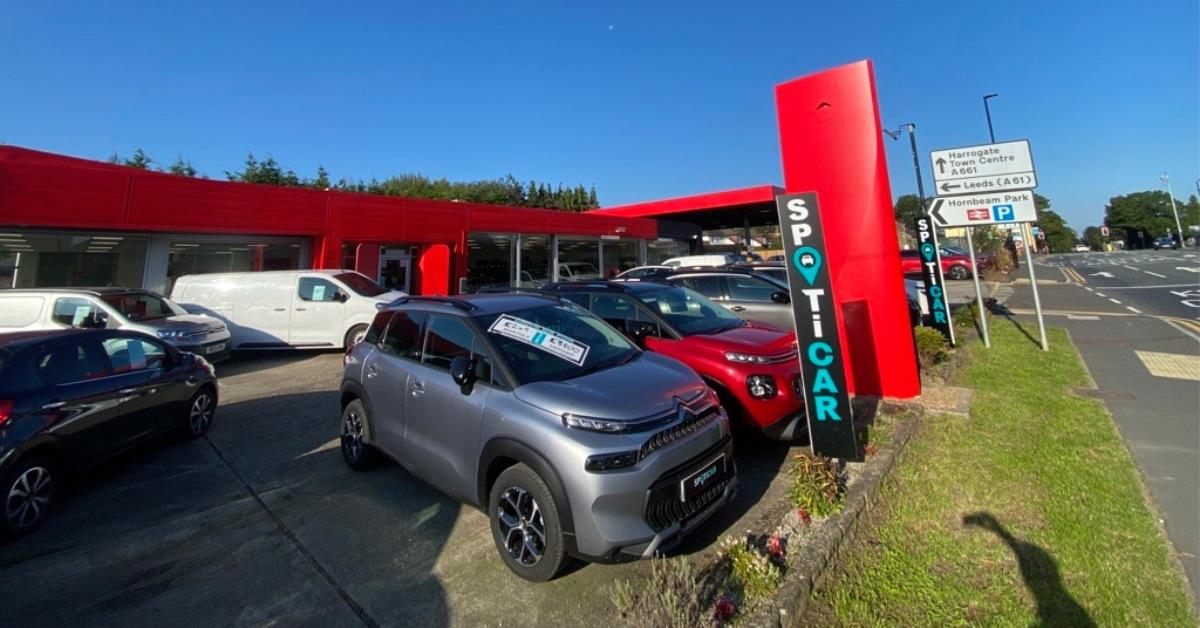 citroenshowroom-1