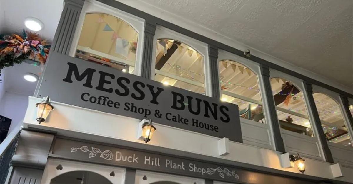 messy-buns-800x600