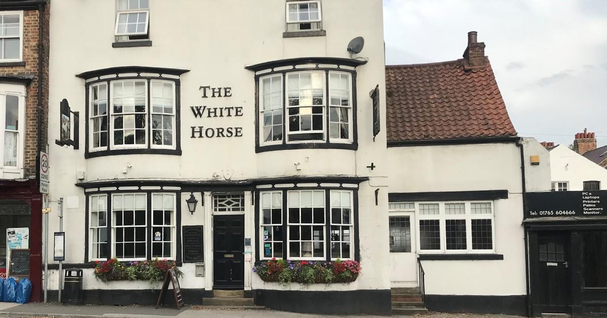 the-white-horse-ripon