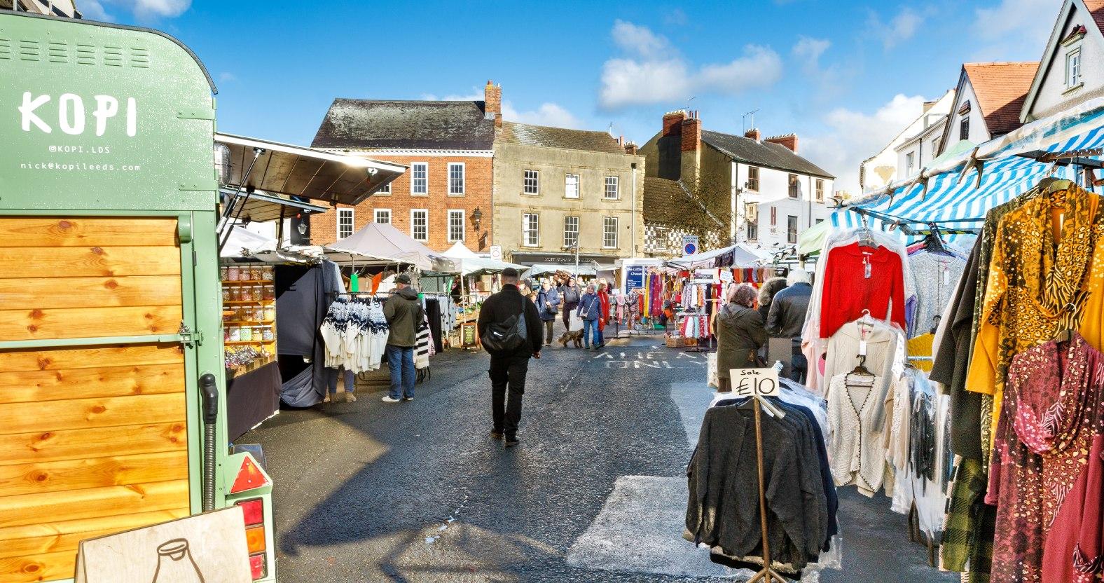 charlotte-gale-knaresborough-market-12x8-5597