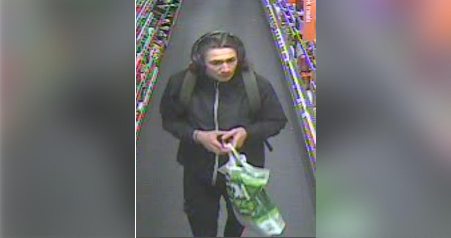 Police issue CCTV after Harrogate shop theft