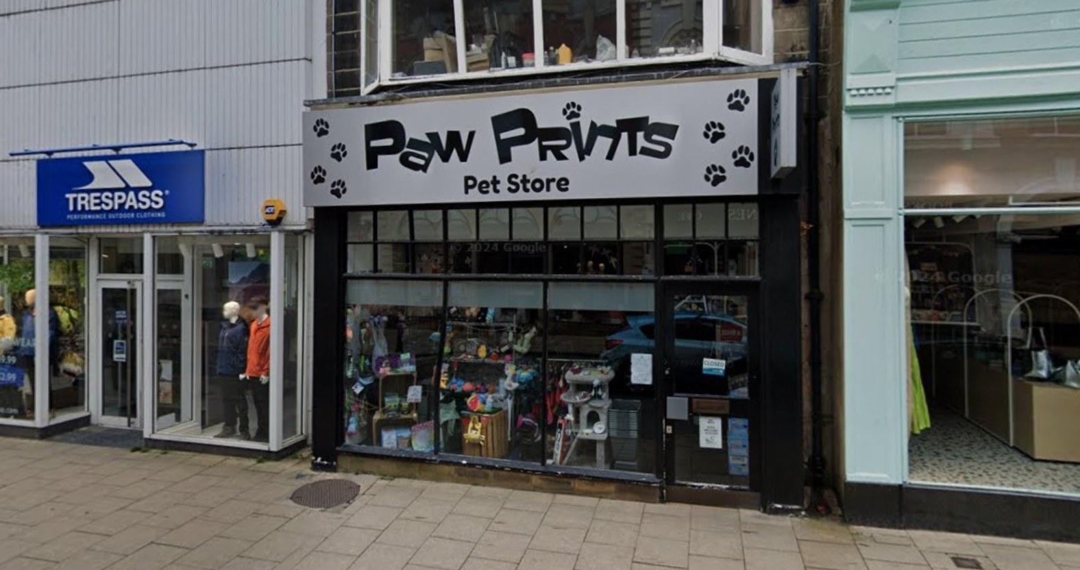 pawprints-exterior