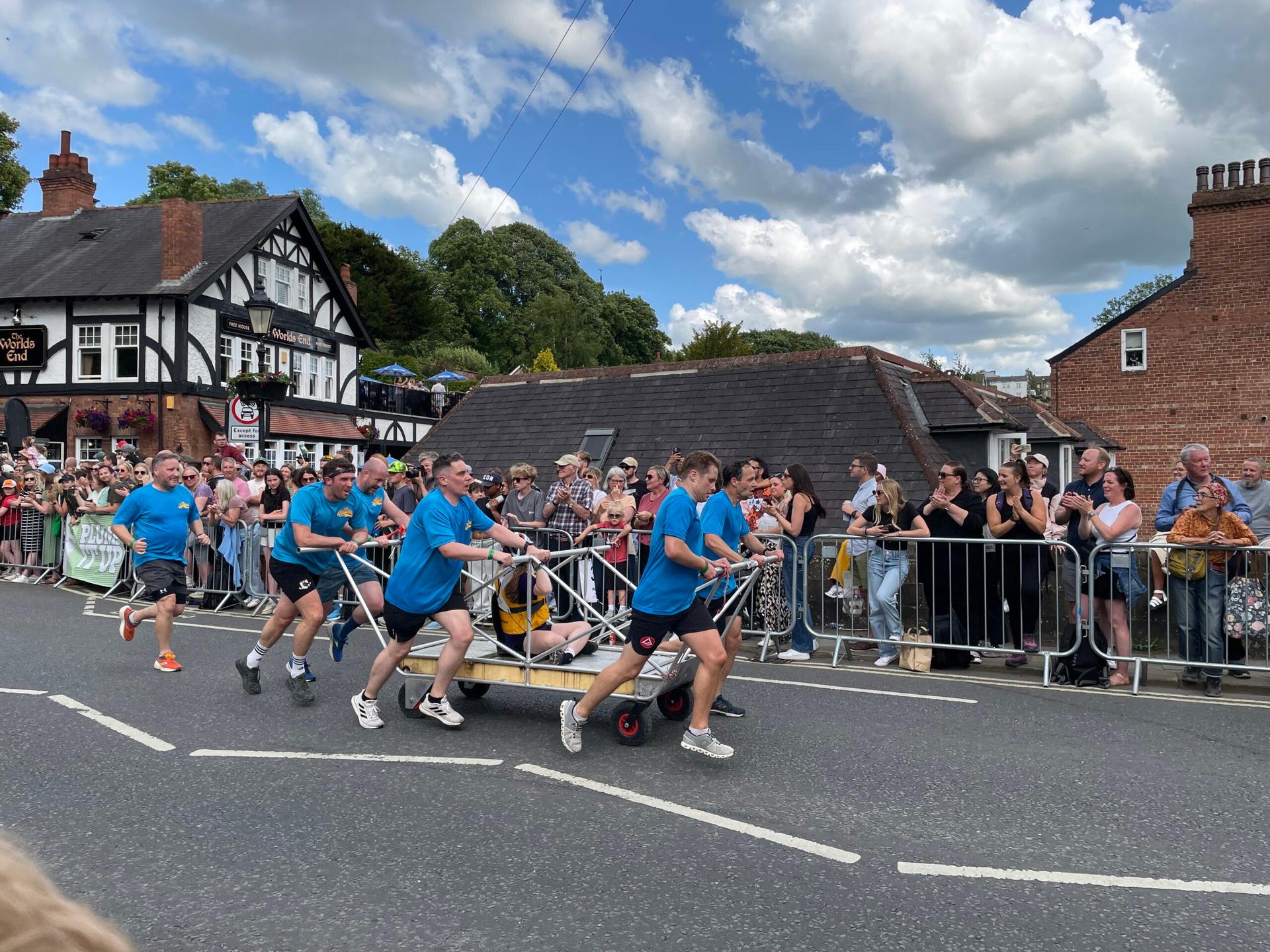 bed-race-32
