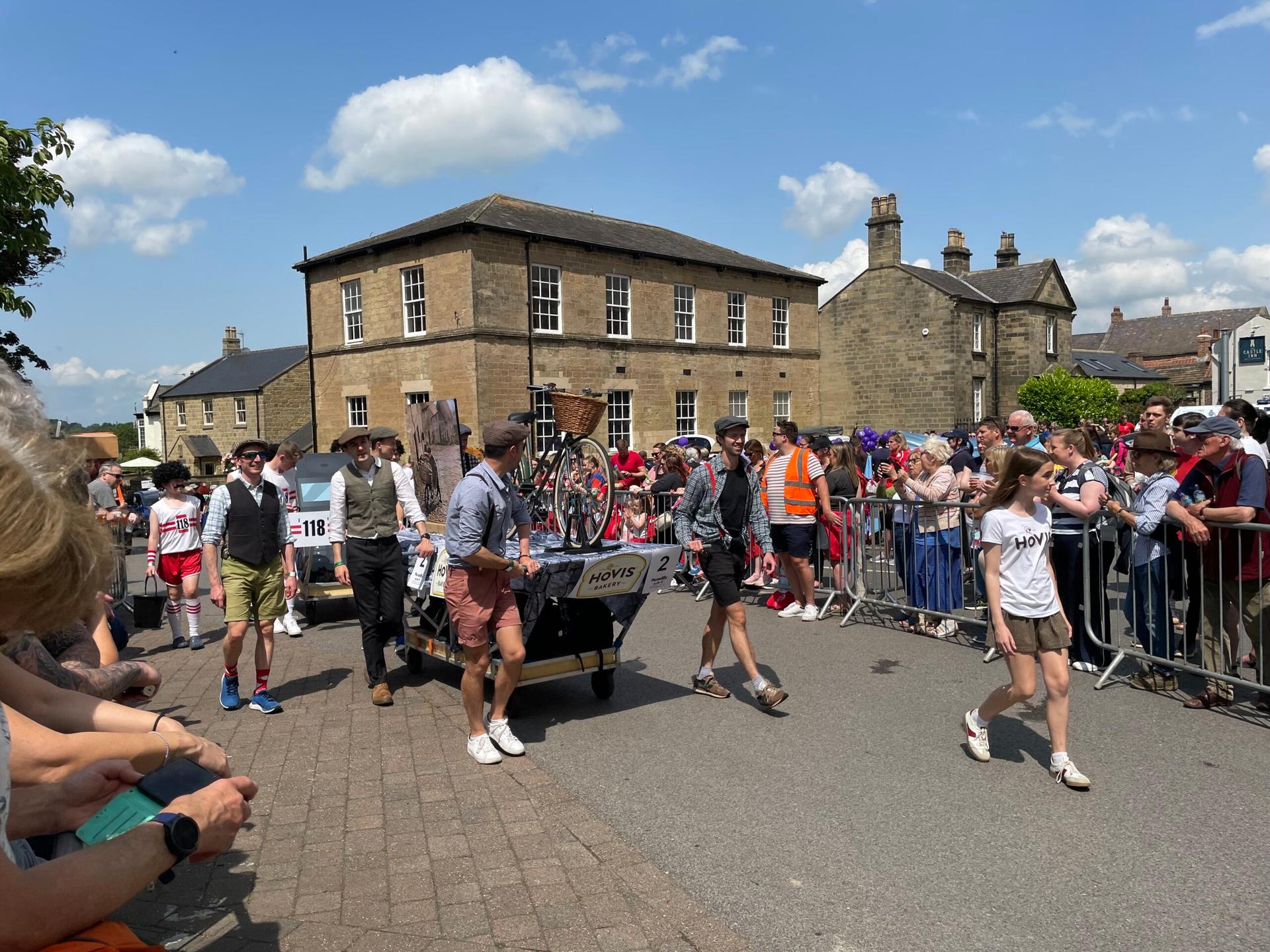 bed-race-4