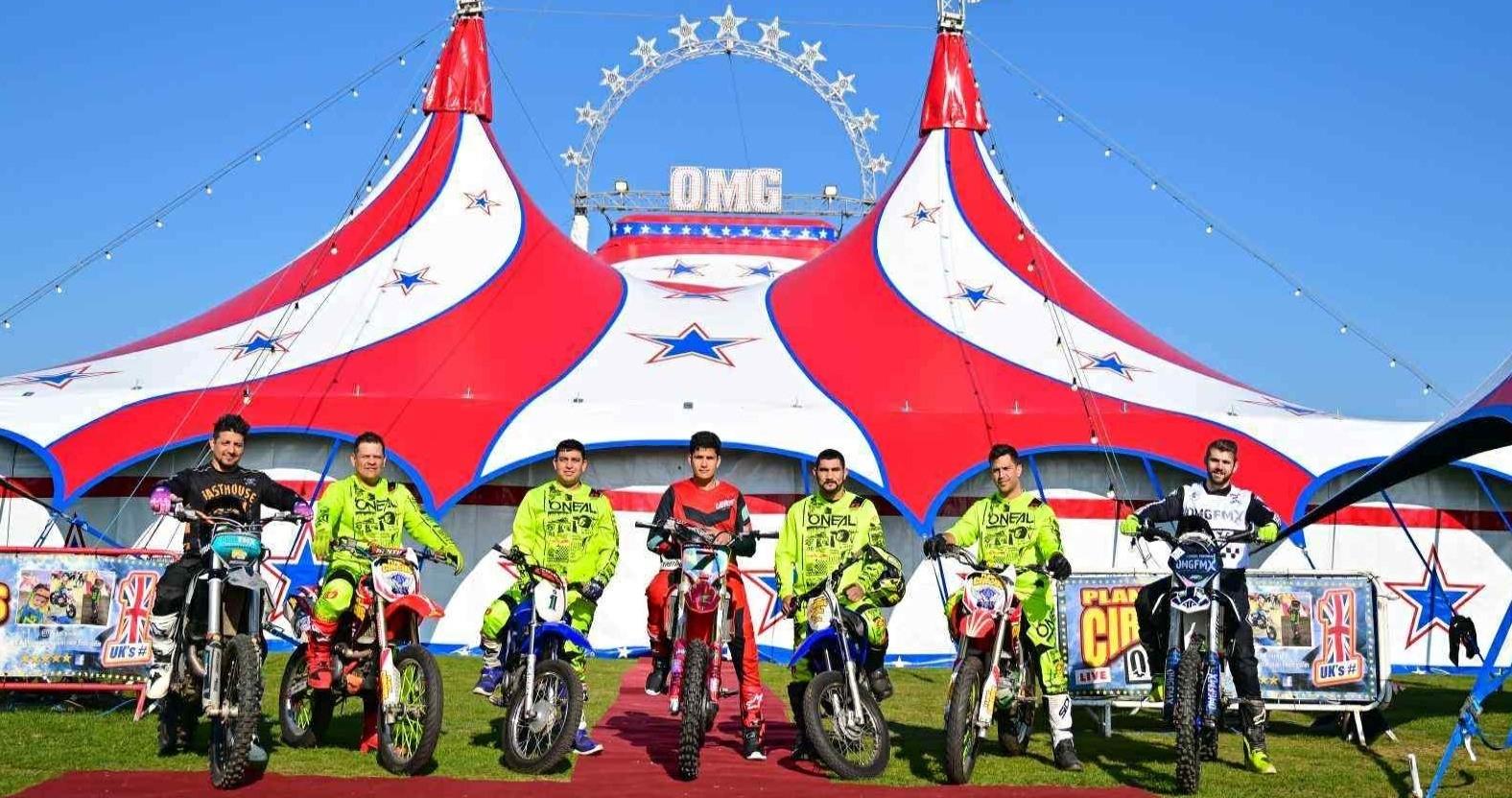 circus-stuntmen-photo
