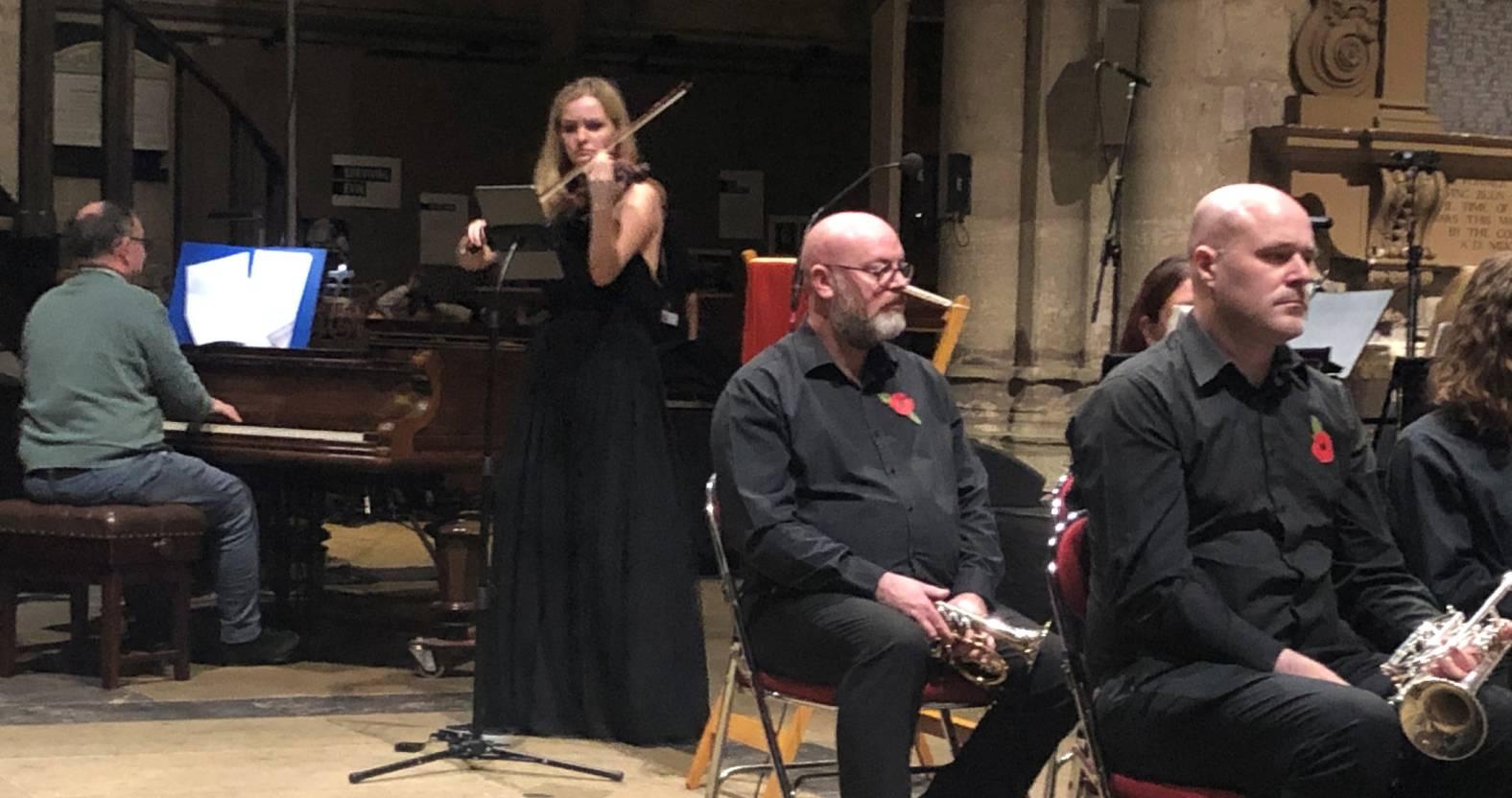 izzy-howard-violinist