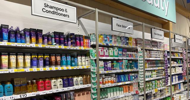 gallery-big-smiles-as-tesco-superstore-finally-opens-in-harrogate