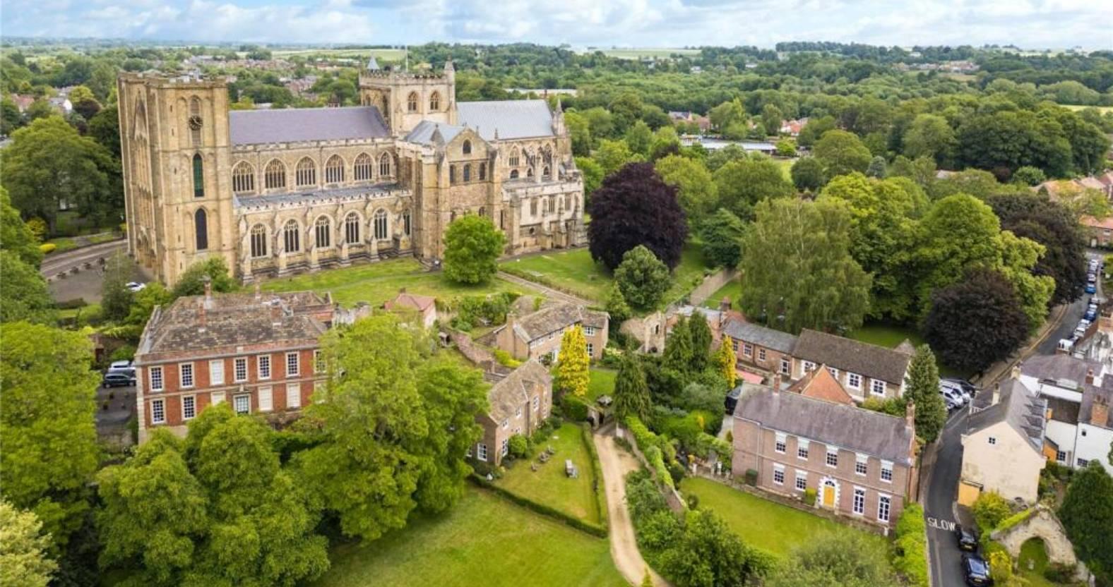 ripon-oldhall-aerial