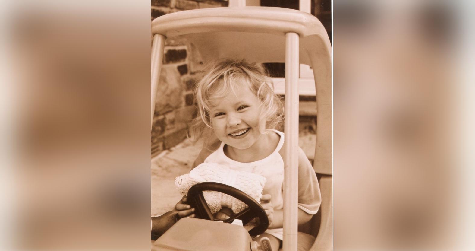 ellie-photo-caoep87t