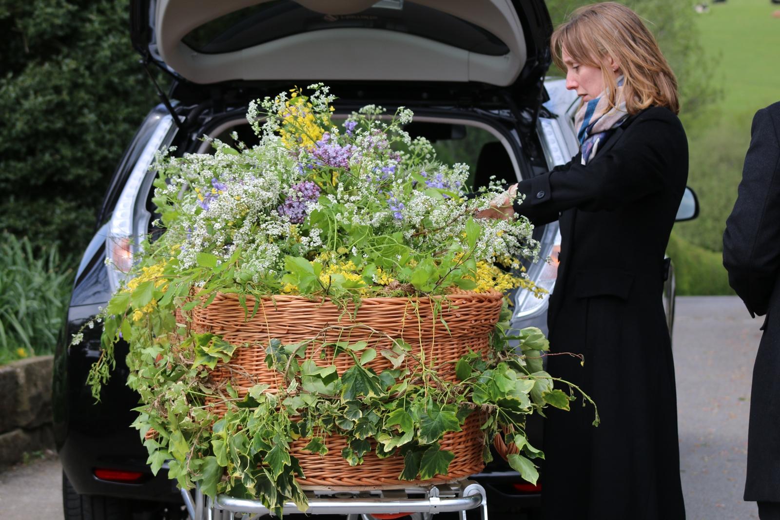 harrogate-29th-may-2020-sarah-jones-of-full-circle-funerals