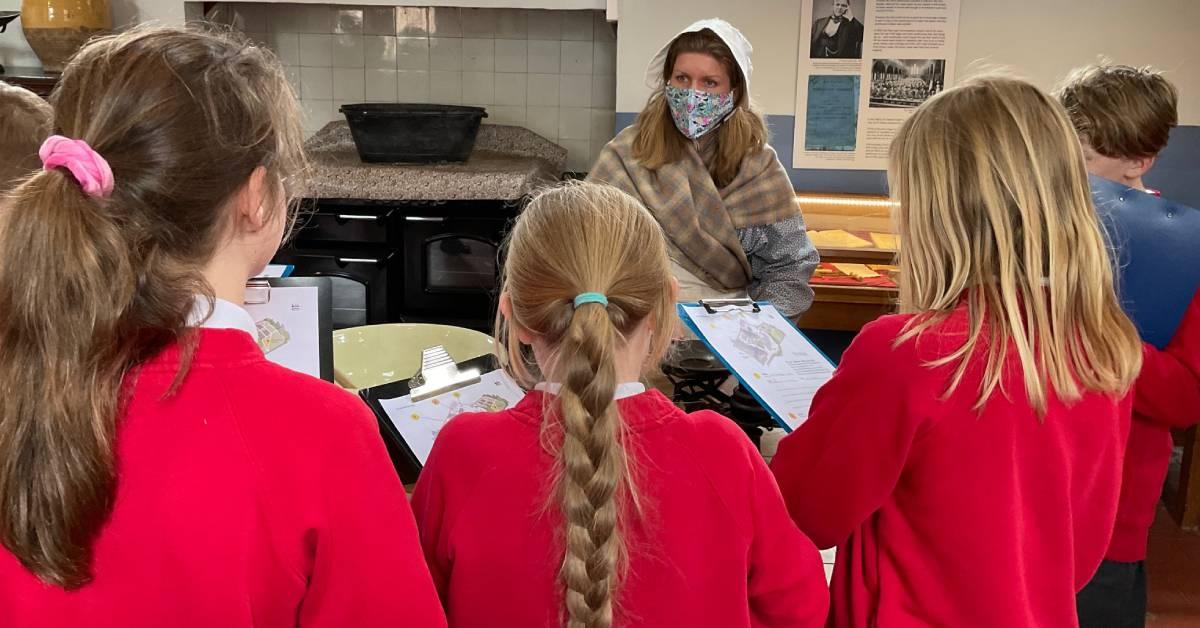 ripon-27th-jan-2022-holy-trinity-pupils-at-the-workhouse-museum