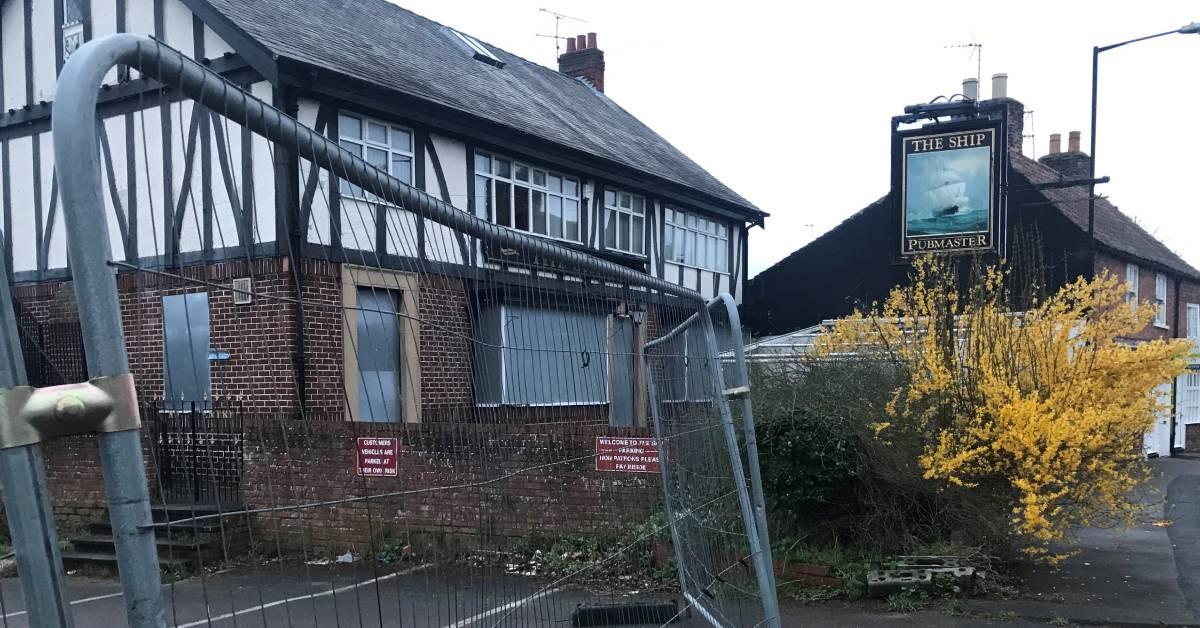 ripon-4th-april-2022-the-ship-inn-barriered-off