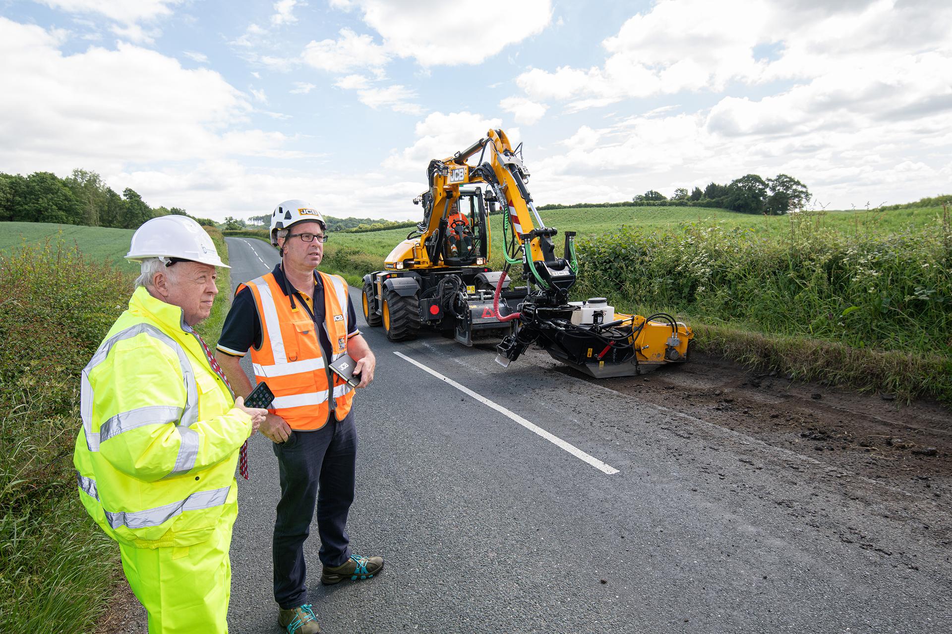Carl Les and JCB pro