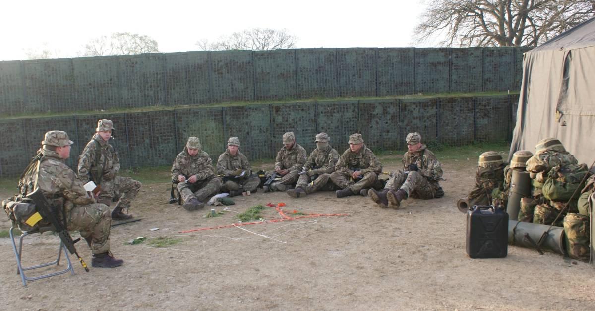 Ripon Air Cadet Sgt gives instruction