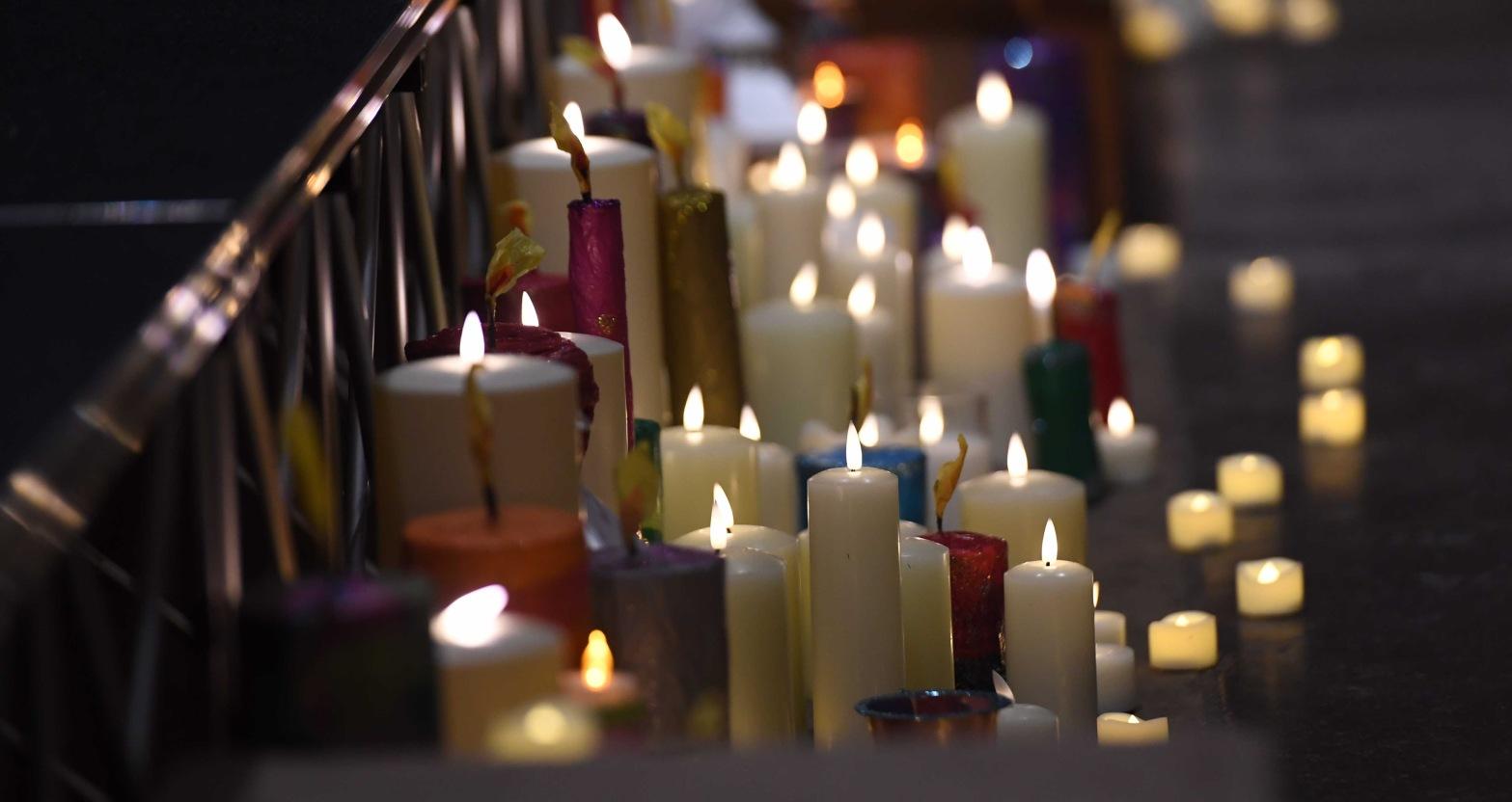 pictured-candles-decorate-ripon-cathedral-picture-gerard-binks