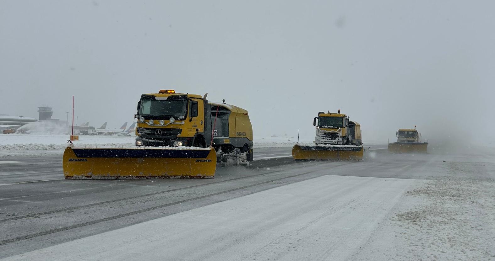 leedsbradfordairport-snowclearance