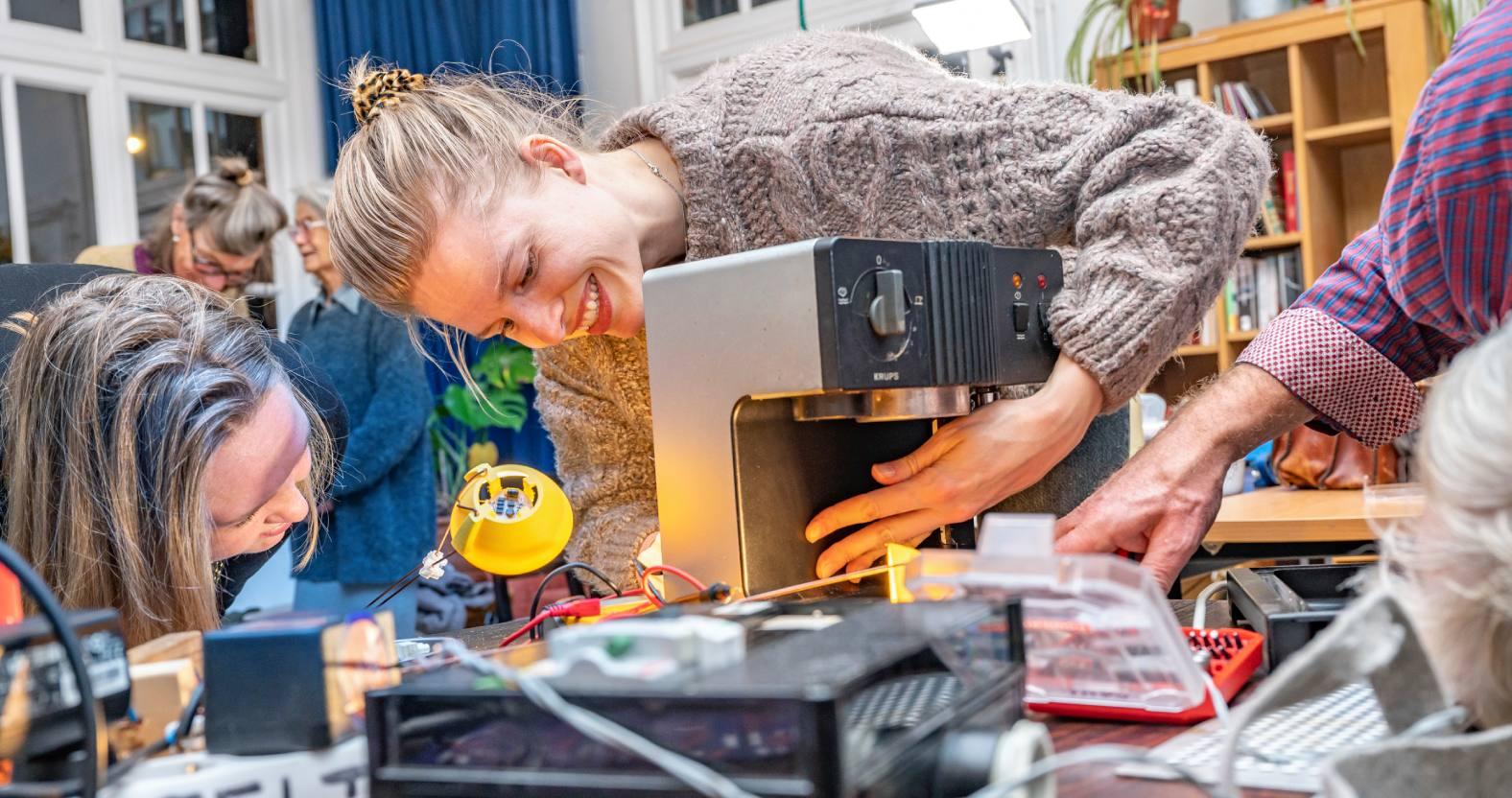 repaircafeintl-coffeemachine