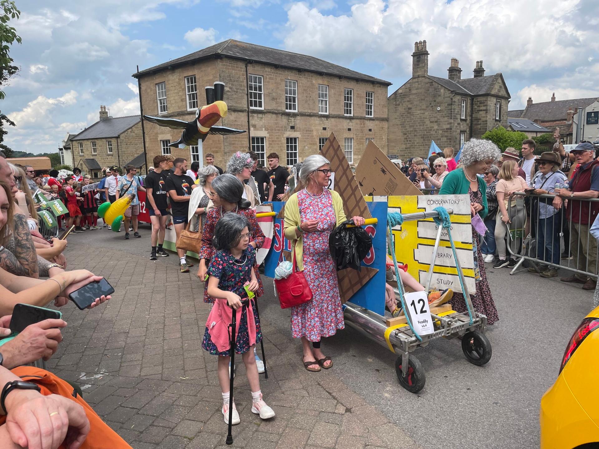 bed-race-11
