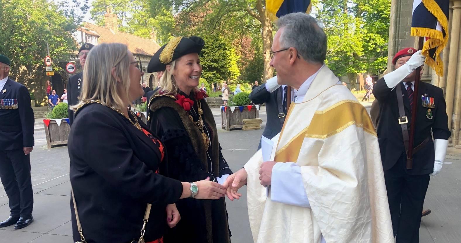 ripon-11-may-2025-dean-john-and-new-mayor-jackie-crozier-2