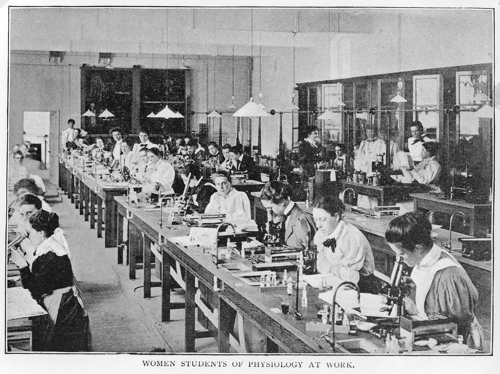 m0017523-the-london-school-of-medicine-physiology-laboratory