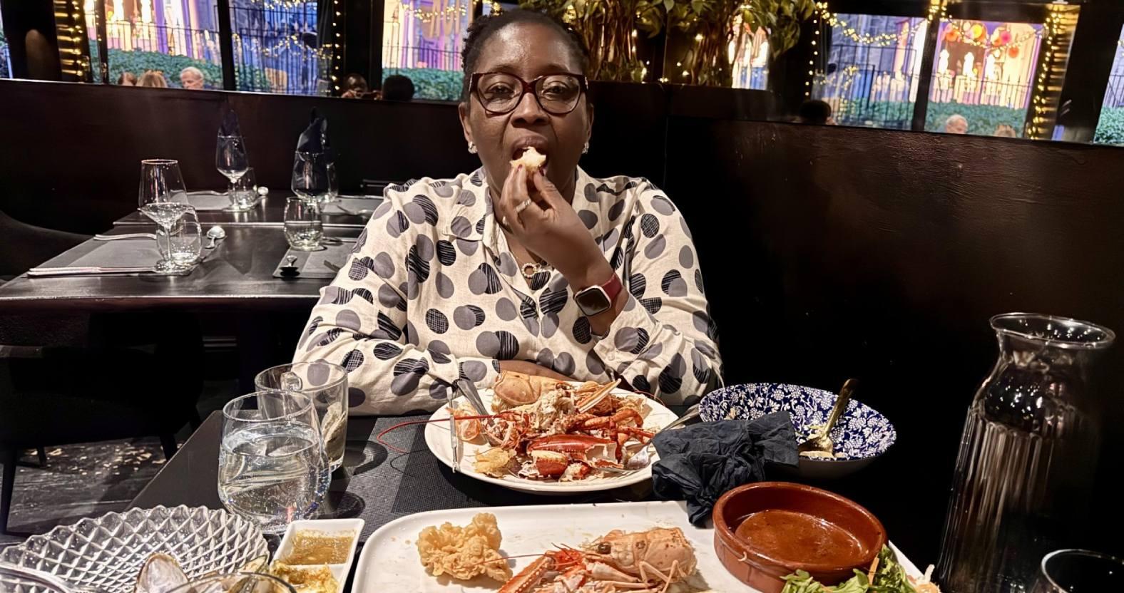 yemi-fisk-eating