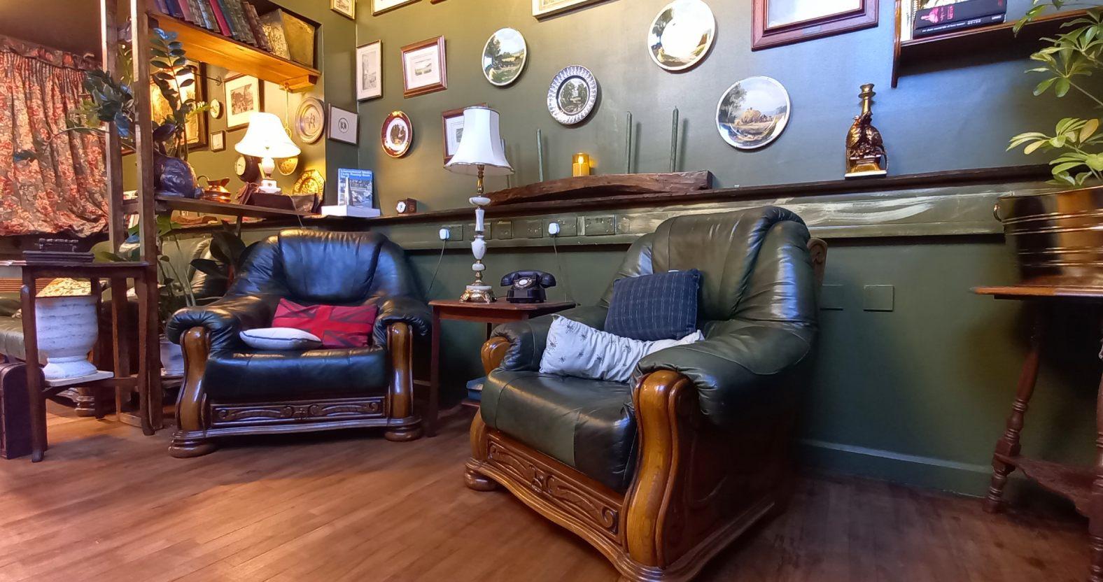 harrogate-oldhousebarber-chairs