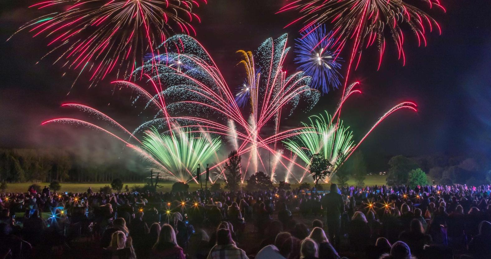 newby-hall-hosts-its-annual-fireworks-championships-on-22-august-2026-2