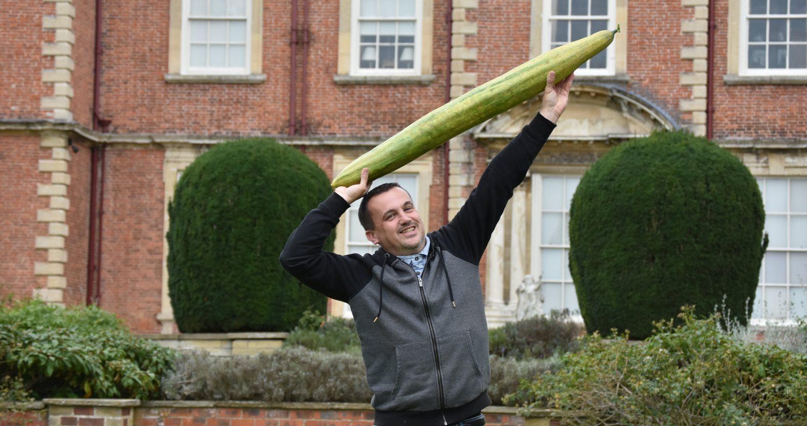 giantvegcomp2026-paulproud-longestcucumber
