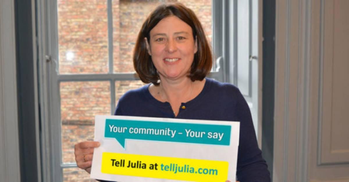 julia-with-poster-v2-615x300-1