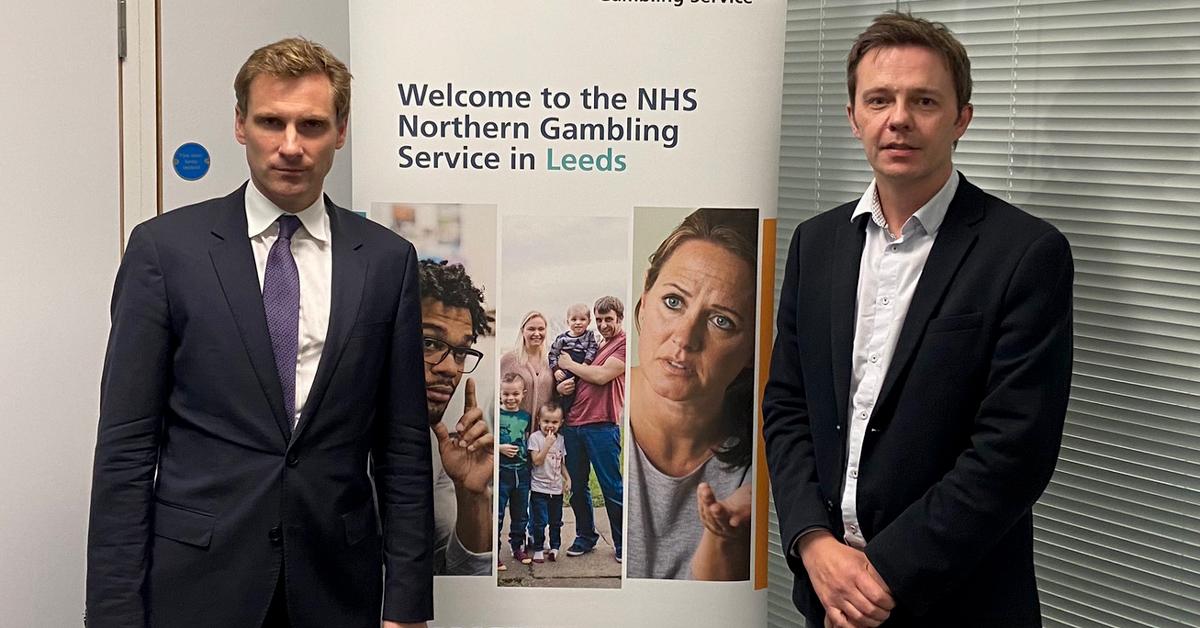 dr-matt-gaskell-with-chris-philip