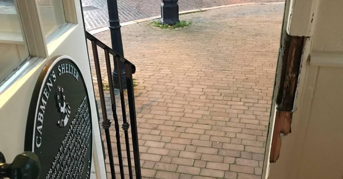 ripon-25th-oct-2021-cabmens-shelter-door-forced-open