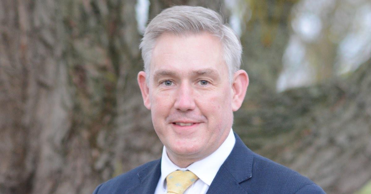 christopher-james-roll-new-headmaster-of-cundall-manor-school
