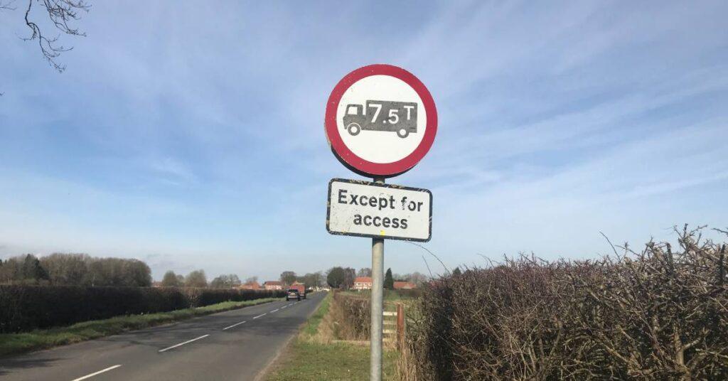 Photo of weight limit sign