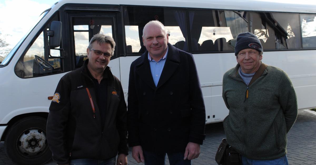 mark-smith-and-ray-allott-ukraine-buss