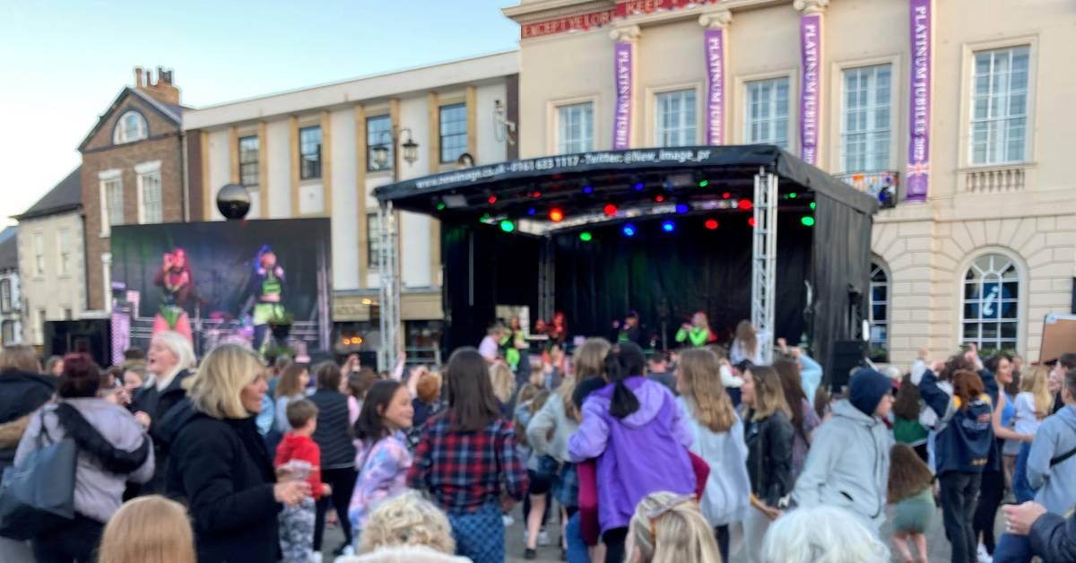 Crowd on Market Square for Jubilee horn presentation