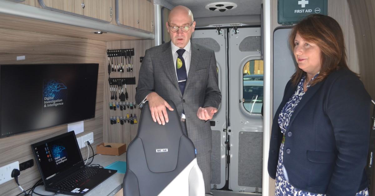 supt-naughton-and-cmr-in-van-side