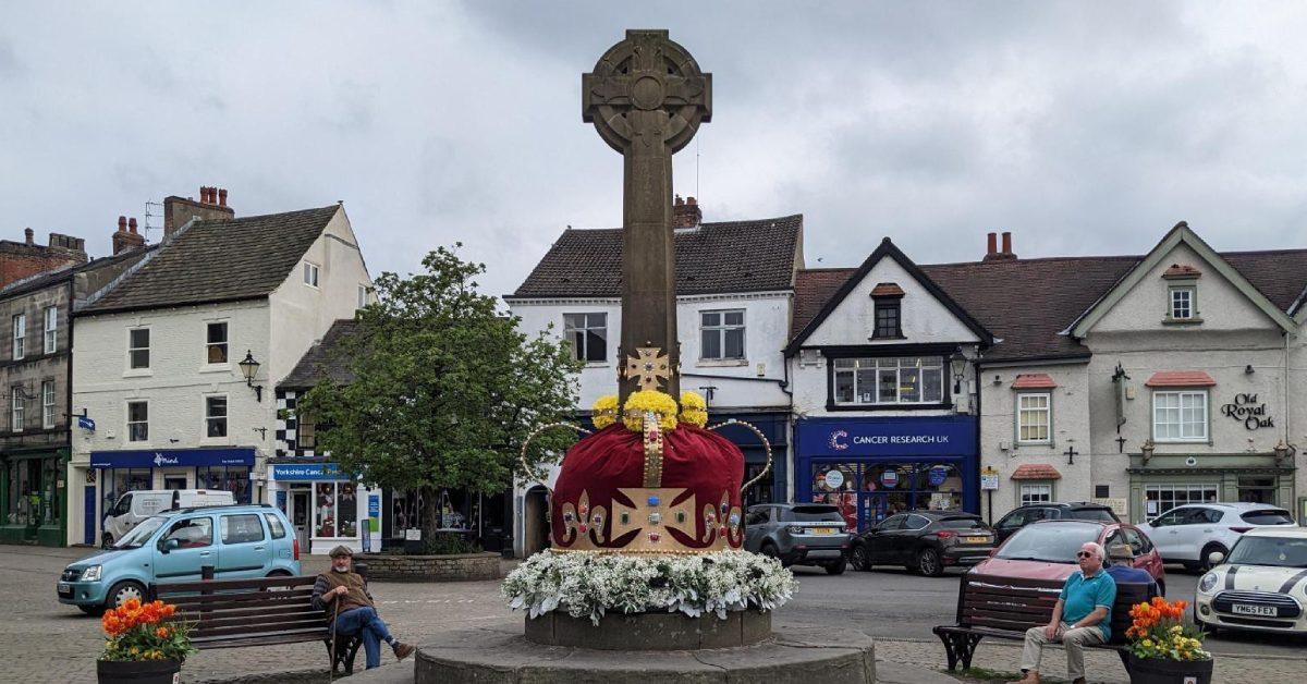 knaresborough-coronation-crown